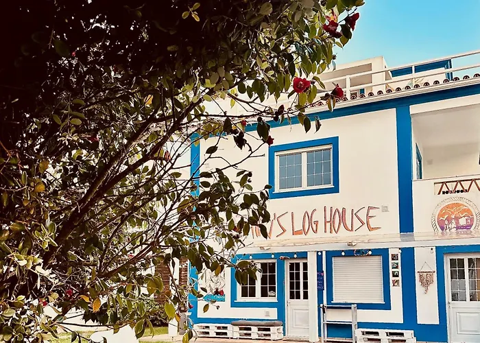 Photo de Captain'S Log House Baleal